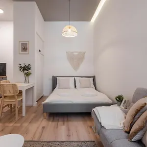 A62 - Akacfa Street - Location By Bqa Appartement Budapest